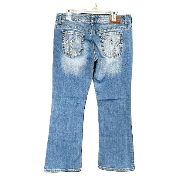 Maurices Juniors Size 11/12 Short Bootcut Jeans - Picture 1 of 10